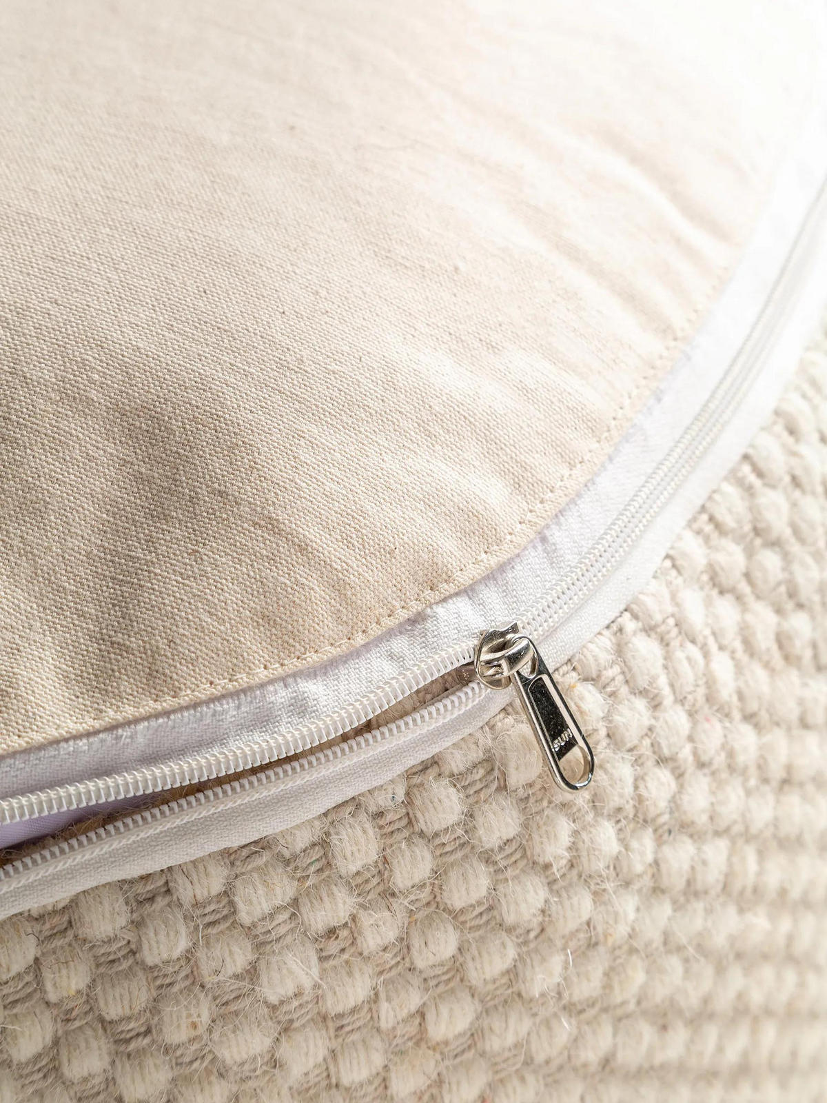 RUČNO izrađen vuneni puf Rocco bijela 55x55x30 cm - bijela, tekstil (55/30/55cm) - benuta Pure