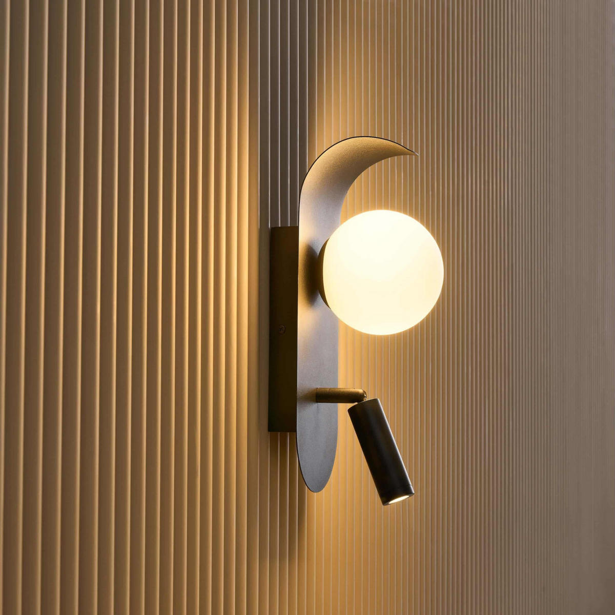WANDLEUCHTE Matalia, Schwarz und weiß, 29cm - Weiß, Glas (10.1/29/13.5cm) - KOSILUM