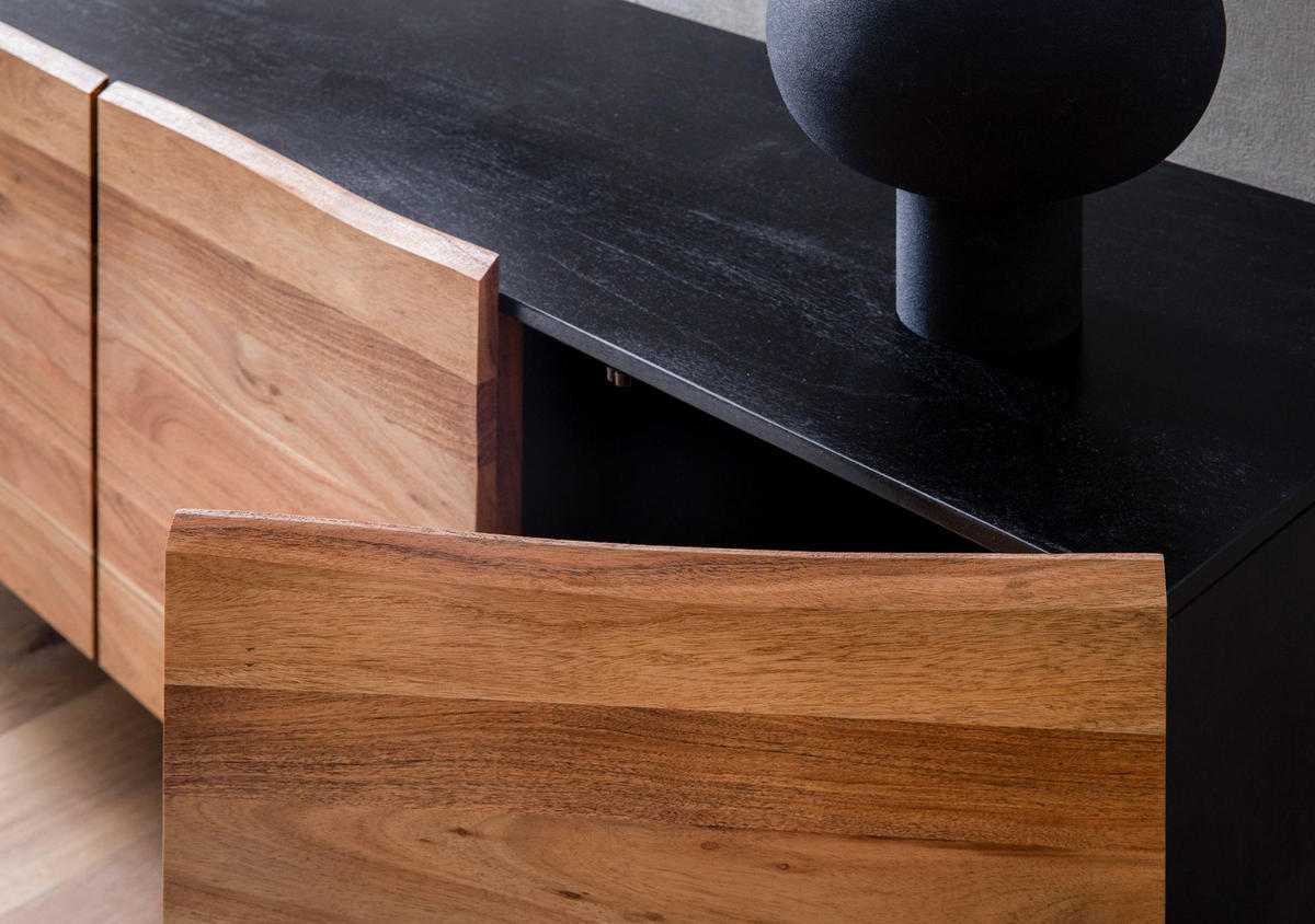 SIDEBOARD – Akazie Massivholz, 180x75x45 cm, mit Baumkante, Türen, Metallbeine - Schwarz, Holz/Metall (180/75/45cm) - KADIMA DESIGN