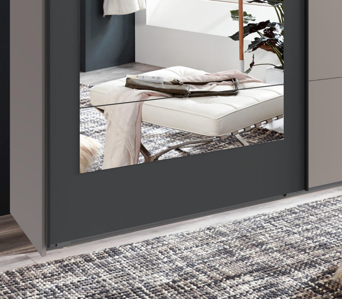SCHWEBETÜRENSCHRANK 2-türig, Spiegeltür 225/208/65 cm, Kleiderstangen, Einlegeböden, Sand Grau mit Spiegeltür in Anthrazit / 22009 - Sandfarben/Anthrazit, Holzwerkstoff/Metall (225/208/65cm) - luma-home
