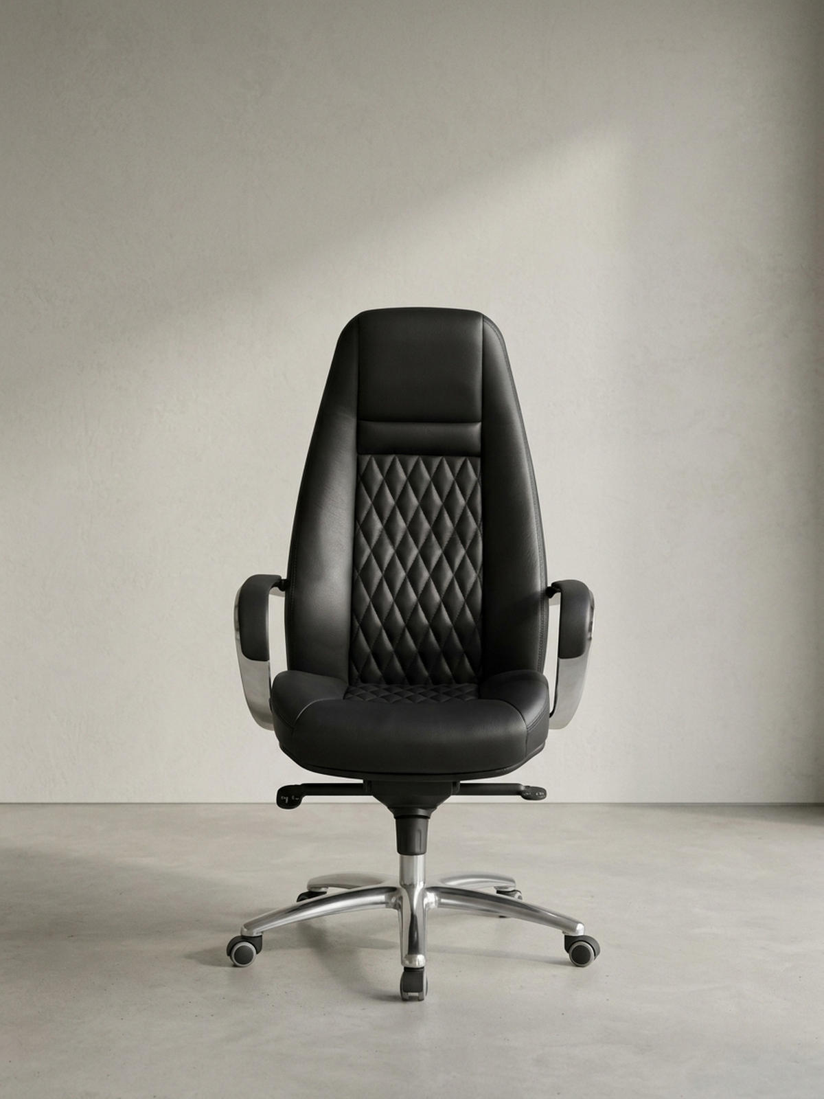 CHEFSESSEL Echtleder mit Aluminiumfußkreuz und ergonomischer Sitzform MADRID, Schwarz 70x68x130 cm - Silberfarben/Schwarz, Leder/Metall (70/130/68cm) - KADIMA DESIGN