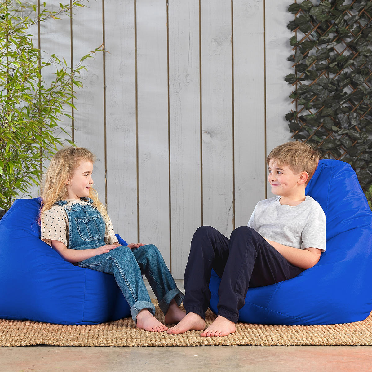 OUTDOORSITZSACK Liegestuhl für Kinder - Blau, Kunststoff (69/59/65cm) - Veeva