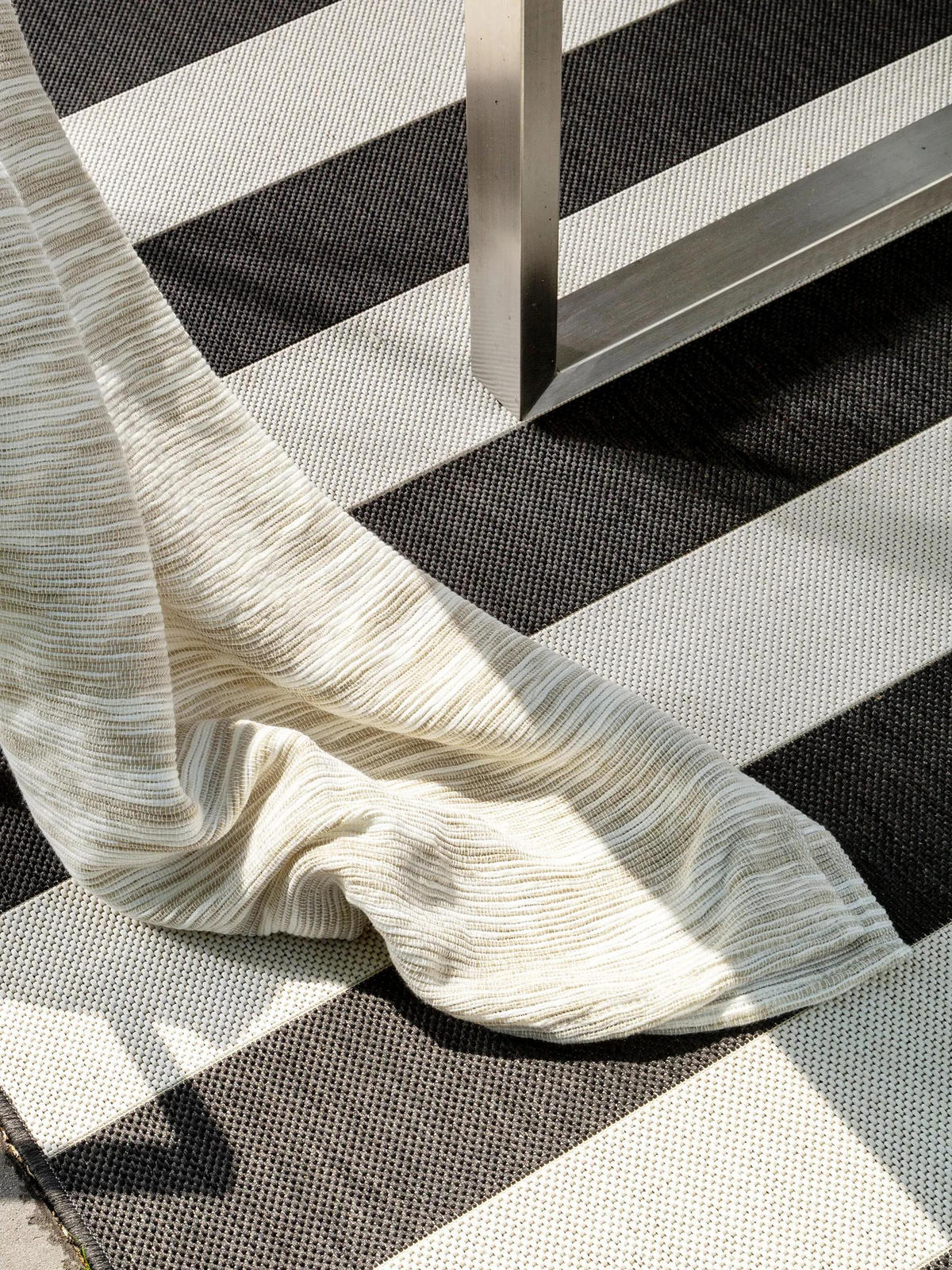 OUTDOORTEPPICH Metro Schwarz 120x170 cm - Schwarz, Kunststoff/Textil (120/170cm) - benuta Nest