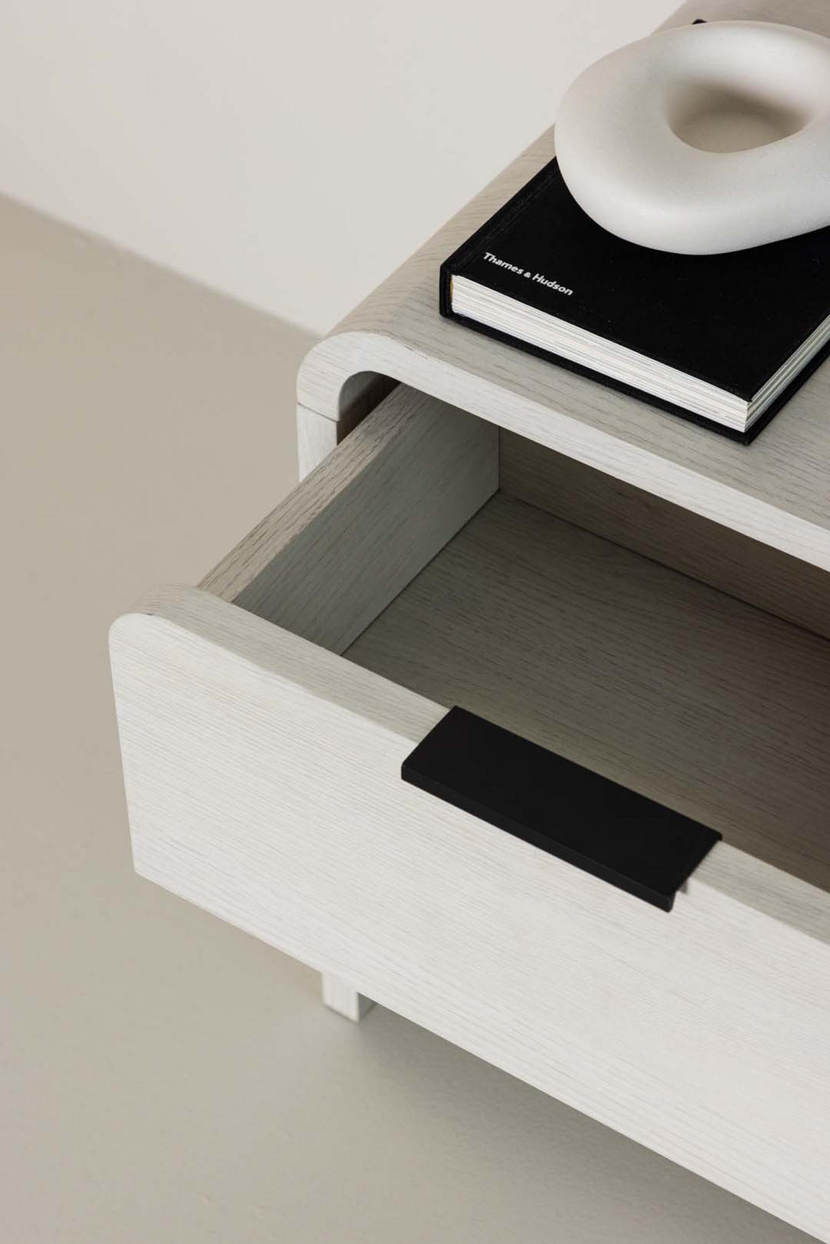 NACHTSCHRANK Whitewash - Weiß, Holzwerkstoff (30/40/40cm) - ebuy24
