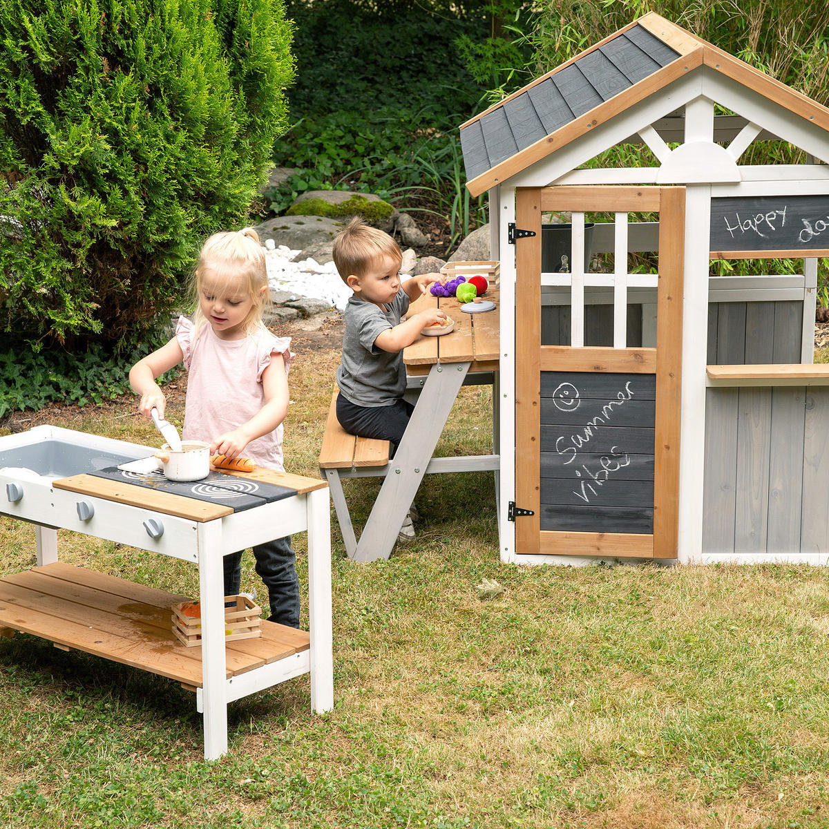 SPIELHAUS mit Tischset und BBQ Küche - Multicolor, Holz (146/133.5/105.5cm) - Roba