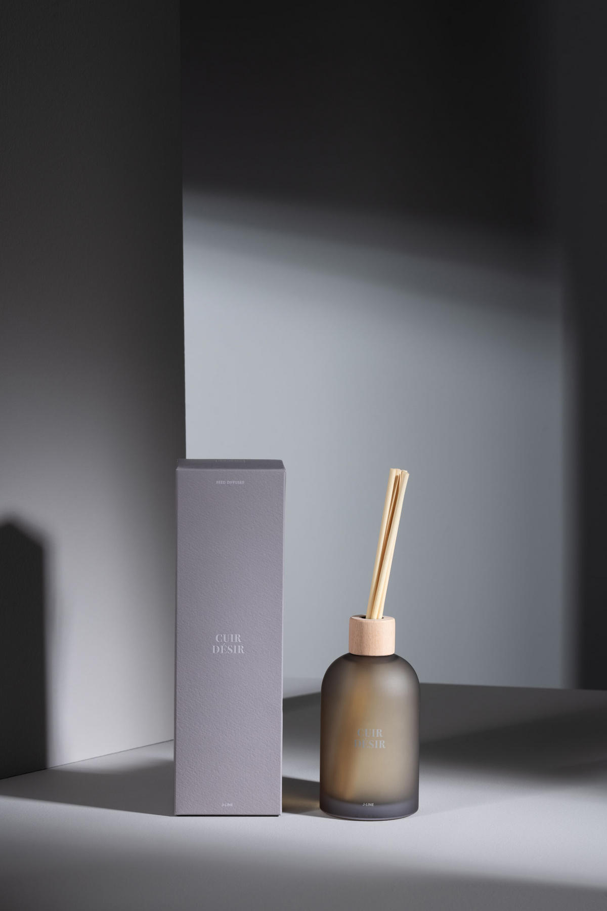 HAUSPARFUM ACCORDS ESSENTIELS - Braun - 250 ml - Braun, Paraffin (7.5/27.5/7.5cm) - J-Line