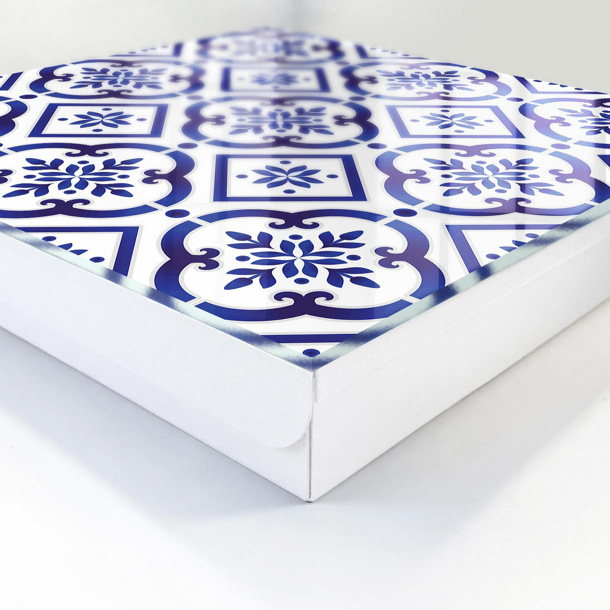 SCHLÜSSELBOX Weiß 30x30 cm – Türöffnung nach rechts - Elegante Muster - Blau, Metall (30/30/5cm) - TULUP