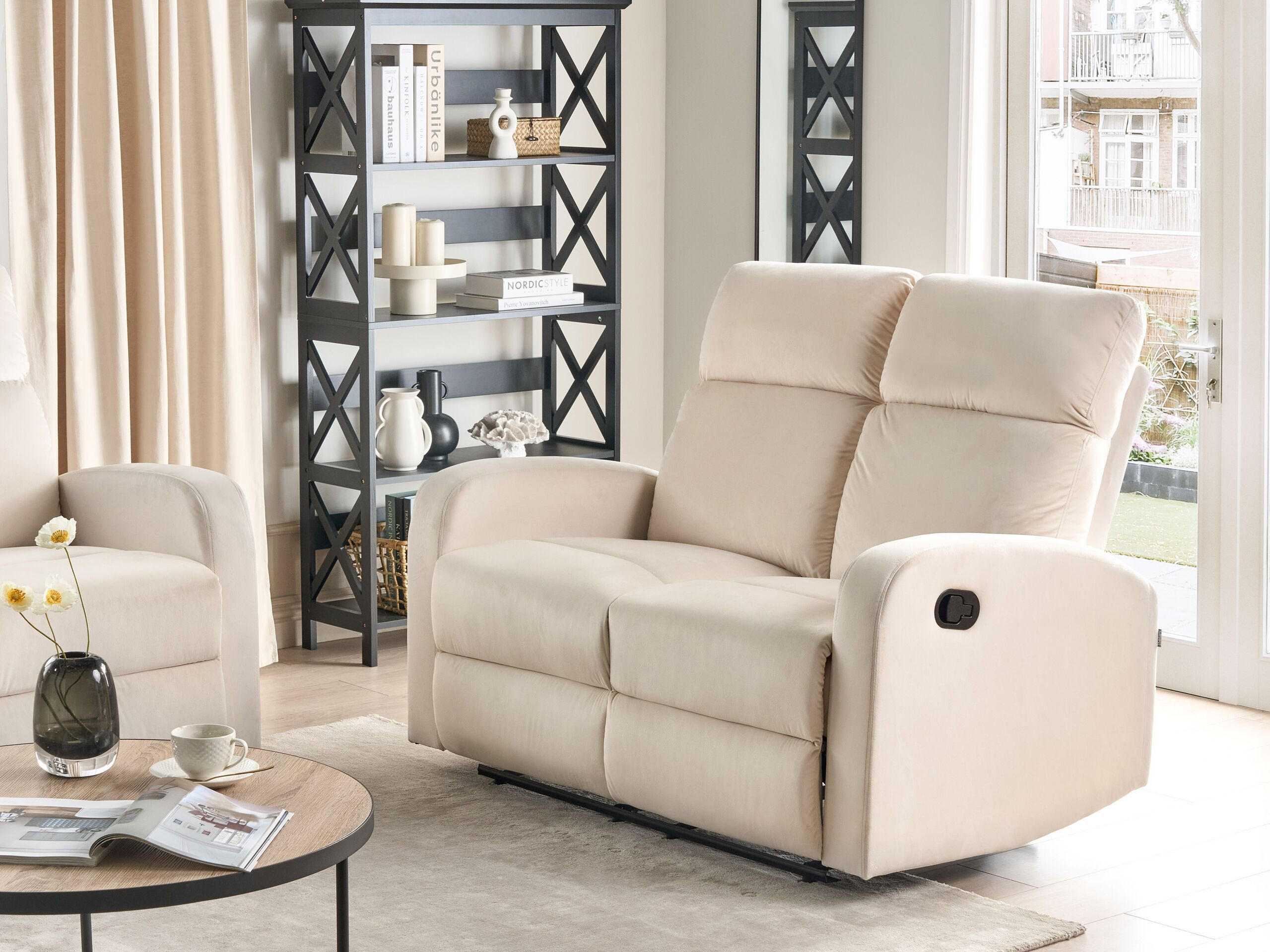 2-SITZER-SOFA Samtstoff creme manuell verstellbar Verdal - Weiß, Textil (128/102/73cm) - Beliani