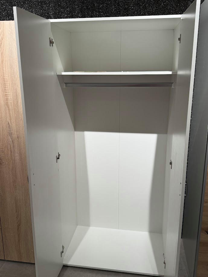 NYÍLÓAJTÓS SZEKRÉNY JOE-BUDAÖRS OUTLET - Carryhome