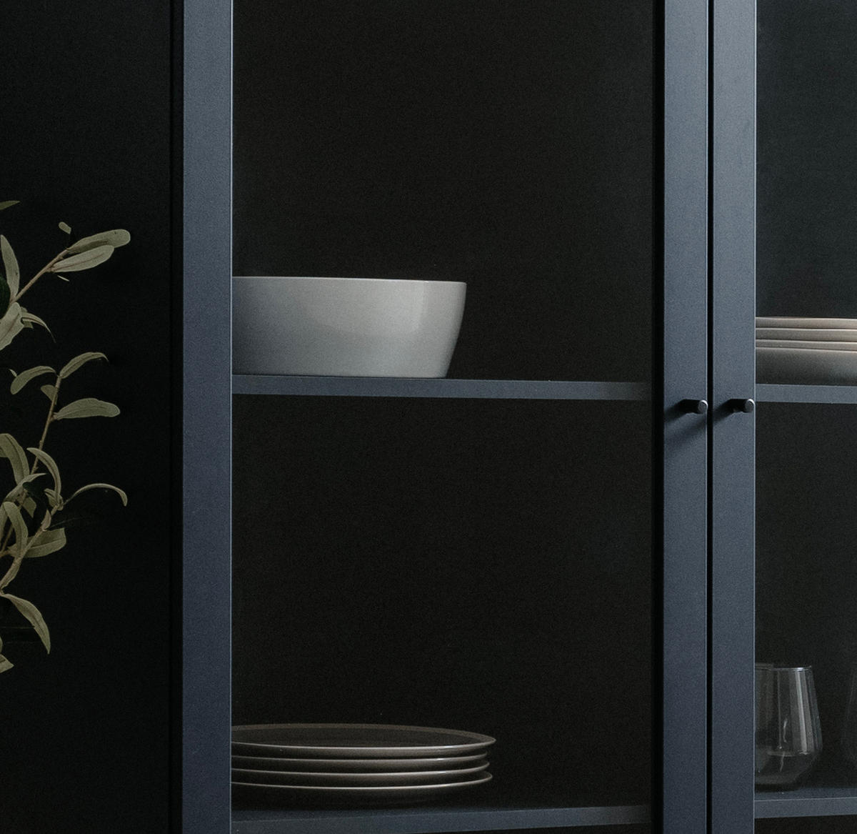 VITRINE blau 100 cm, Vitrinenschrank mit 8 Fächern - Blau/Schwarz, Glas/Holzwerkstoff (100/183/40cm) - Furn.Design