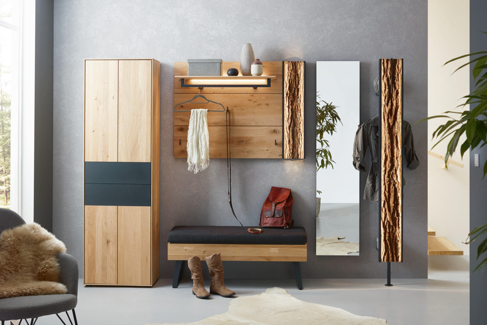 Vorzimmer Gardarobe aus Holz