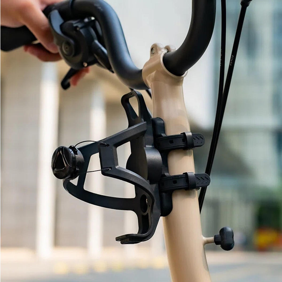 FAHRRADBECHERHALTER Verstellbarer universeller Wasserbecherhalter 10.5/13.5 cm Schwarz - Schwarz, Kunststoff (8.8/13.5/10.5cm) - Authentics