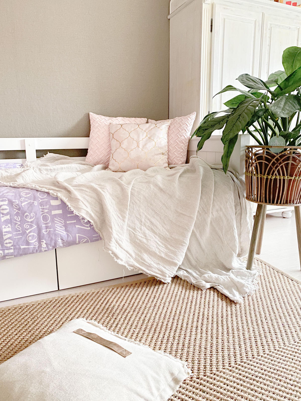 DEKORATIVNÍ POLŠTÁŘ sada 2 ks Pastelově růžový 45/45 cm Tithonia - růžová, textil (45/45cm) - Beliani