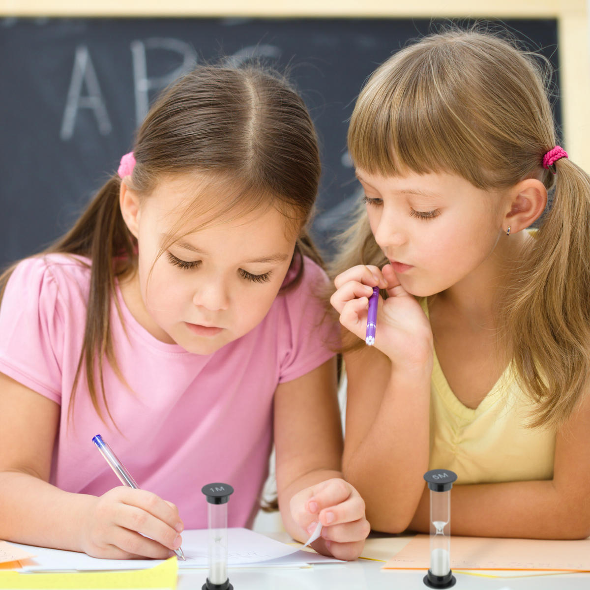 5-DIELNA súprava pieskových hodín - viacfarebná, plast/prírodné materiály (2.5/9/2.5cm) - Relaxdays