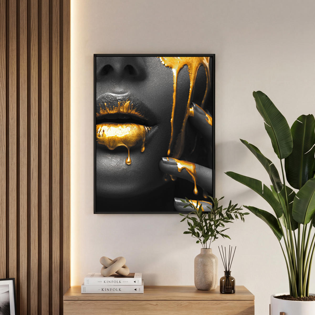 LEINWAND Bilder mit Rahmen - Frau - Schwarz - Gold - Gesicht - Lippen - 60x80 - Goldfarben, Textil (60/80cm) - MuchoWow