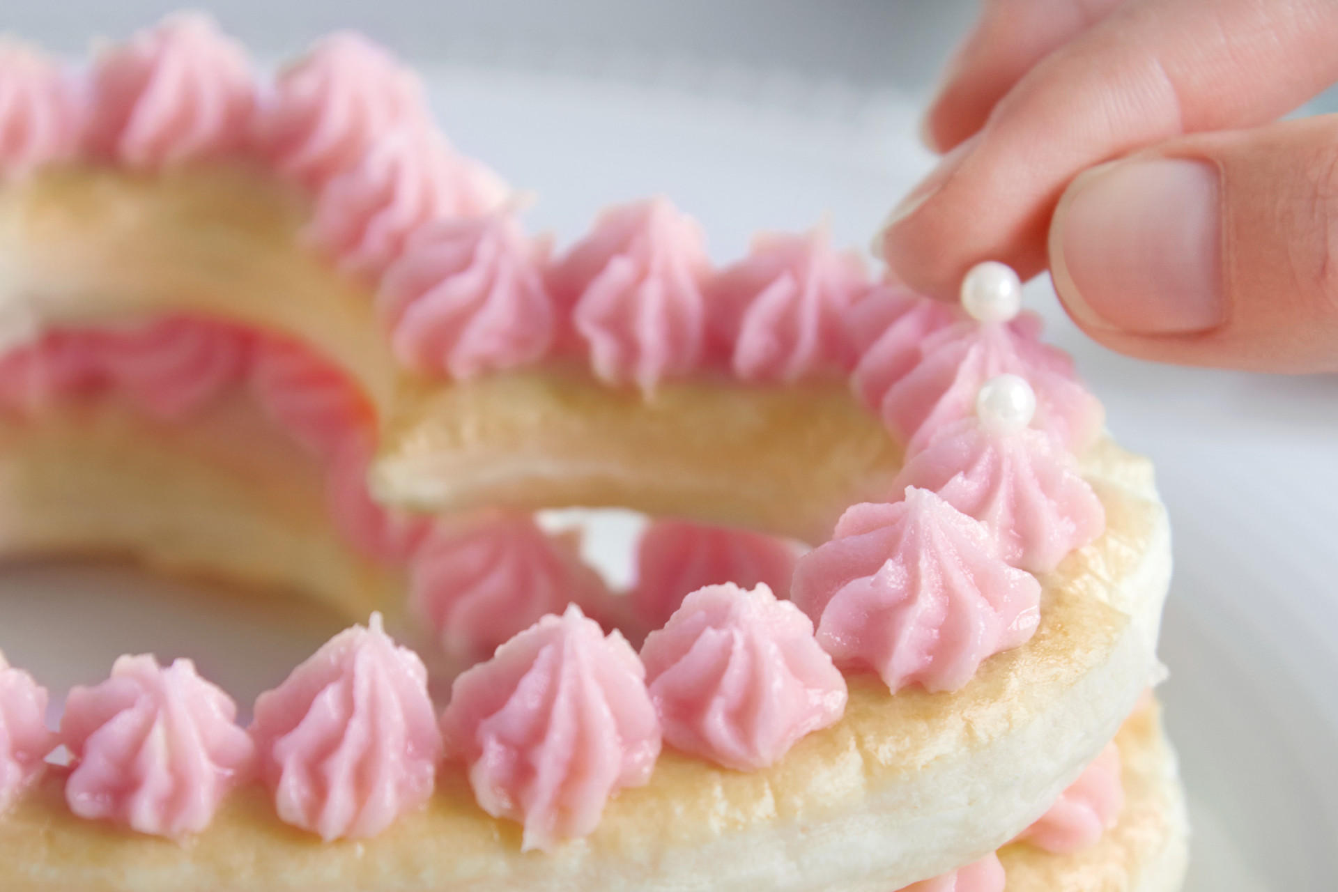 Blätterteigherz verzieren