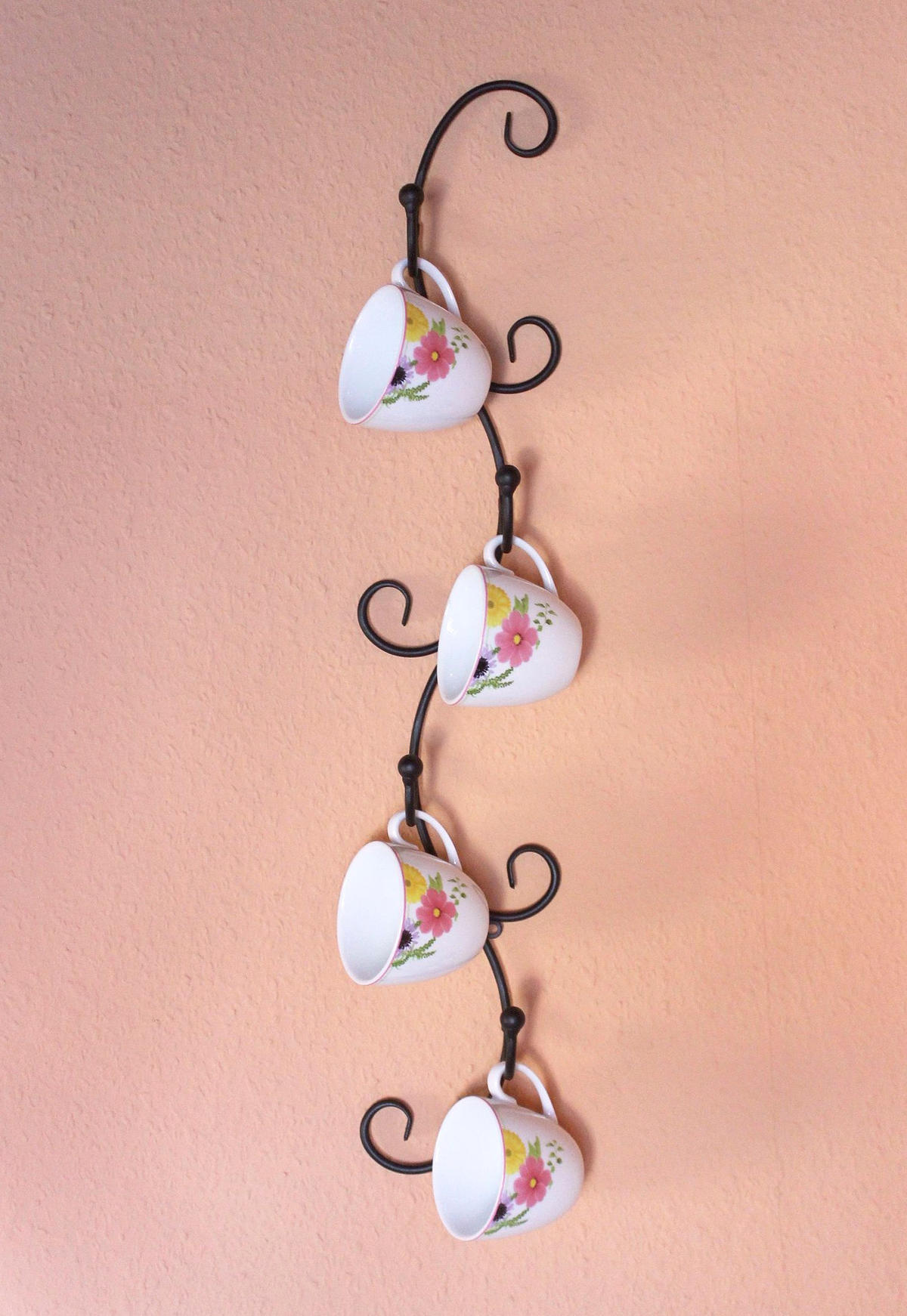 TASSENHALTER Wand Schwarz Metall 68 cm Olivia - Schwarz, Metall (12.5/68/7cm) - DanDiBo