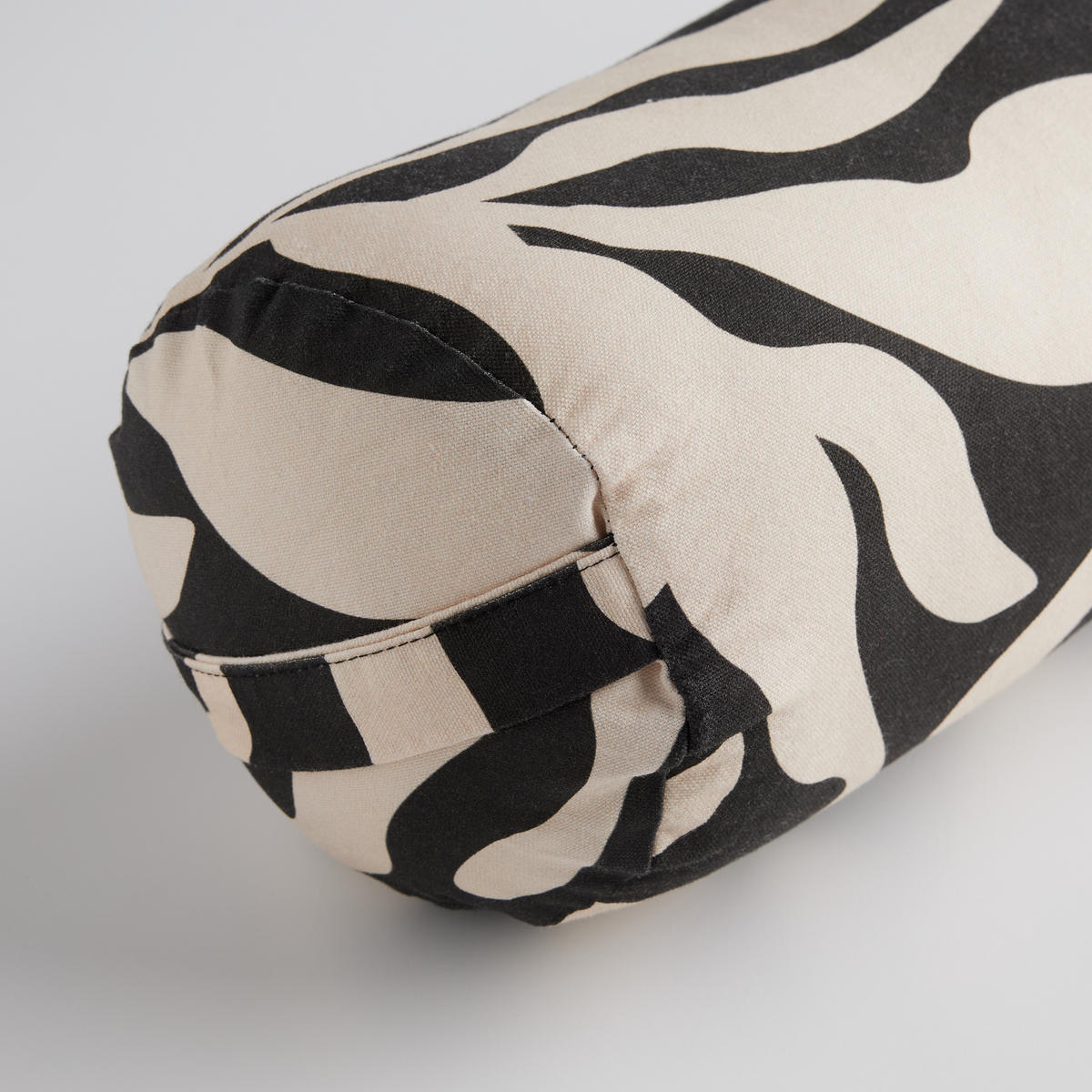 DEKO-ROLLENKISSEN Kamea - Schwarz, Textil (17cm) - home&you