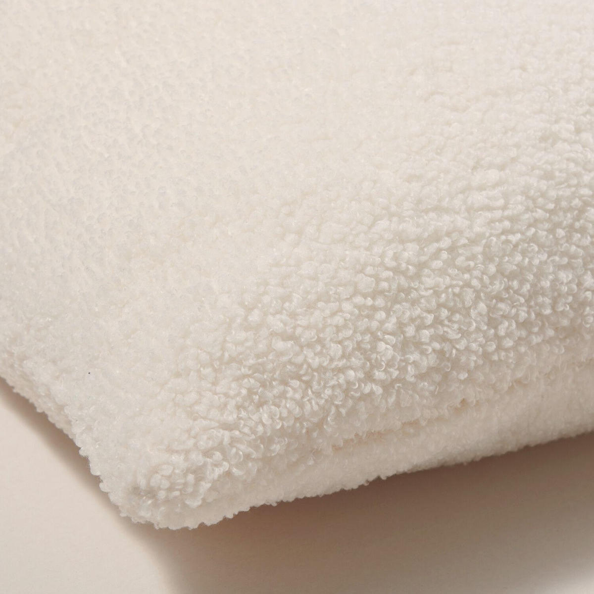 FELLKISSEN, Bouclé Teddy Zierkissen Natur Flauschkissen Dekokissen 50x50cm - Naturfarben, Textil (50/50cm) - nordic coast company