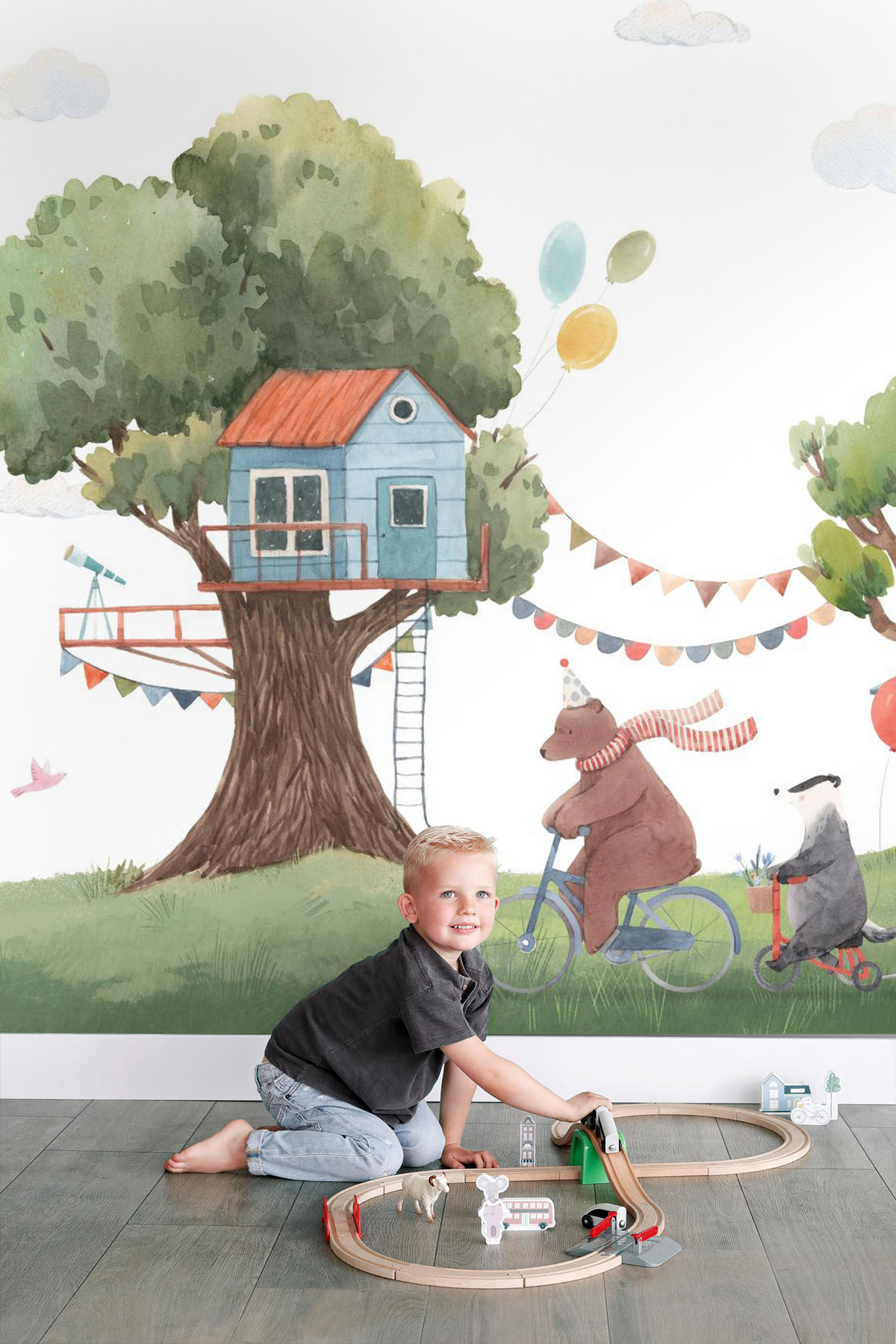 FOTOTAPETE Baumhausfest mit Tieren 400 x 279 cm - Grün, Papier (400/279cm) - ESTAhome