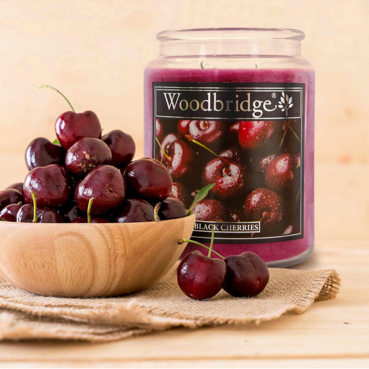 DUFTKERZE Woodbridge - Lila, Naturmaterialien/Glas (17cm)