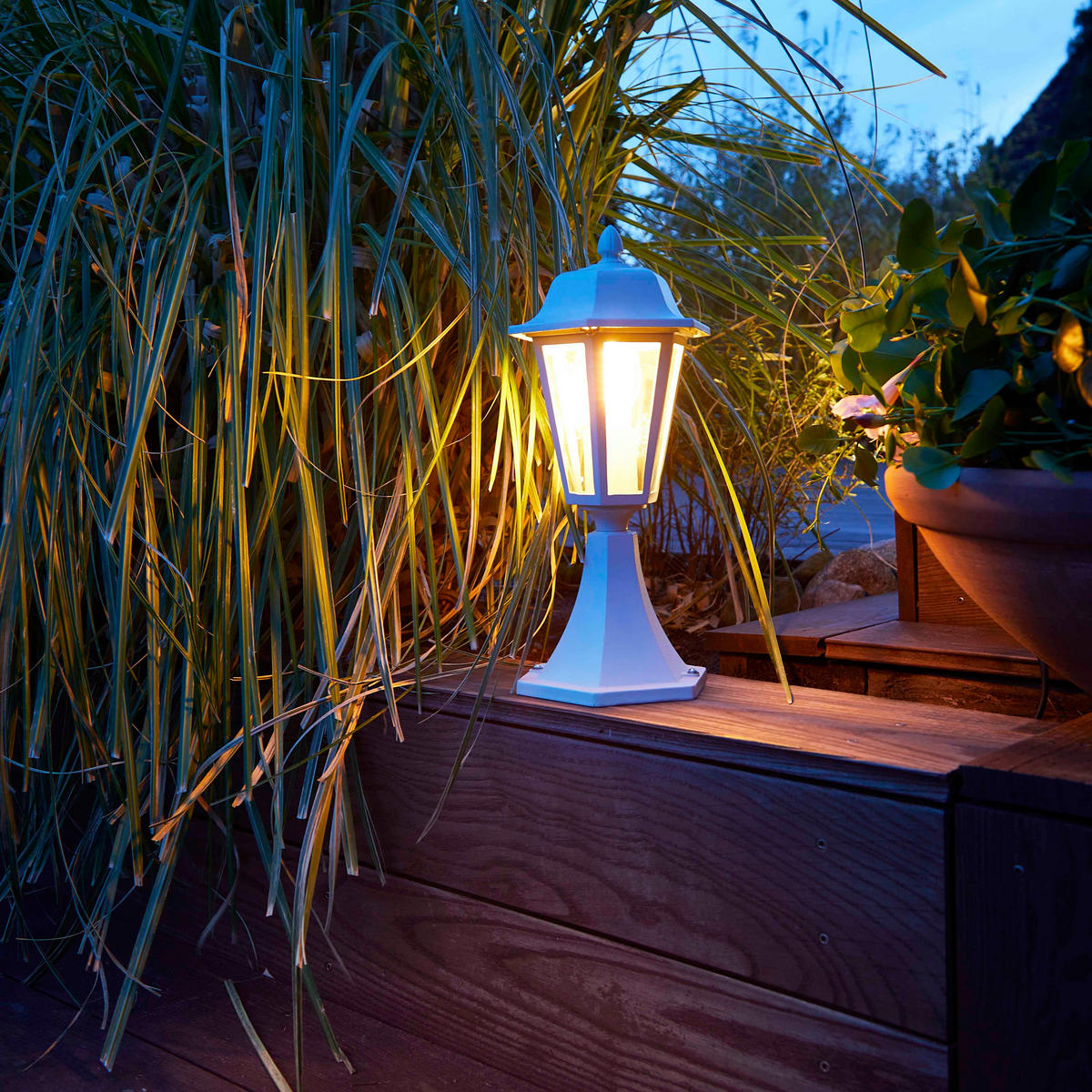 LED-GARTENLATERNE - moderne Außenlampe mit E27-Sockel für Innen- und Außenbereich - Weiß, Kunststoff (17/15/30cm) - Northpoint
