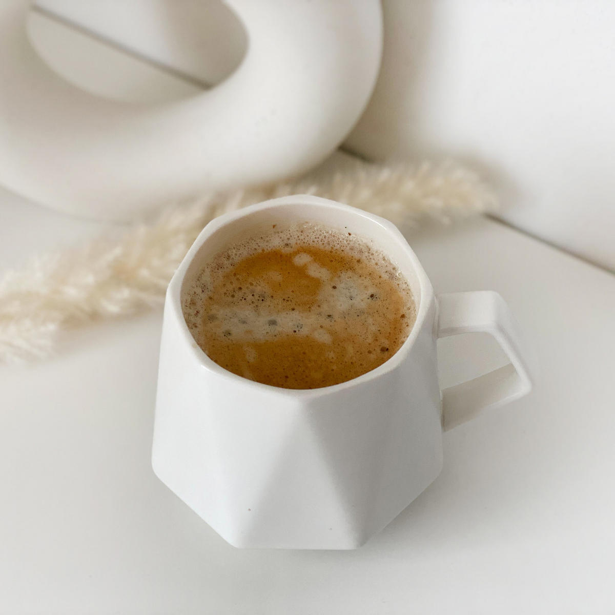 TEETASSE in Feinschliff Optik 350 ml - Weiß, Keramik (0.35L) - Intirilife