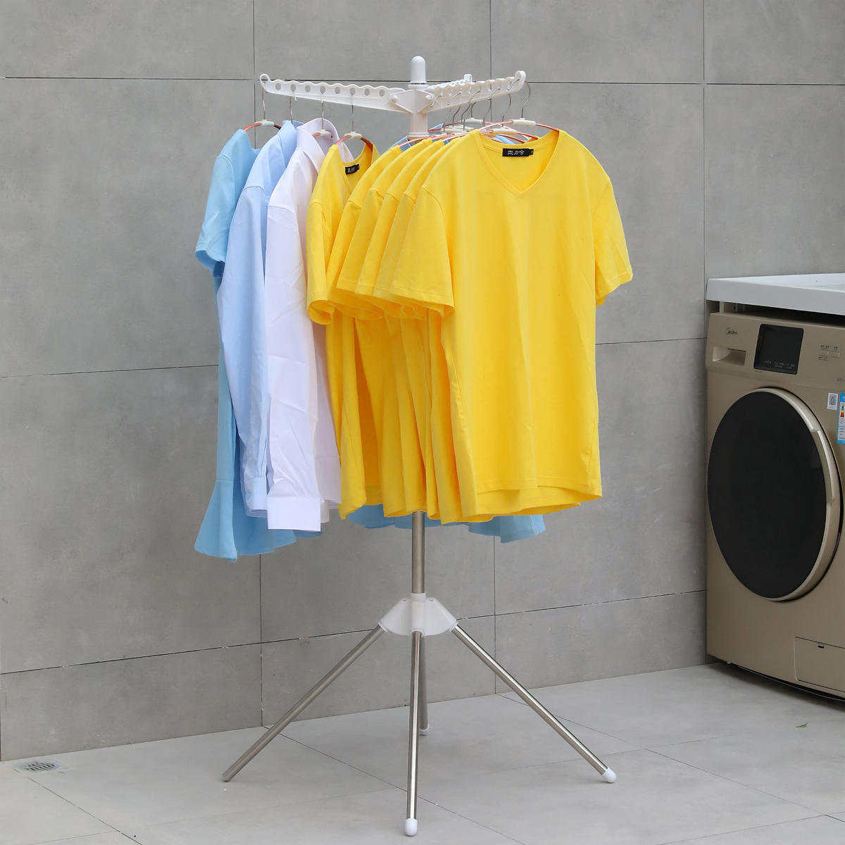 SUŠIAK na bielizeň - viacfarebná, kov/plast (56/143/56cm) - Relaxdays