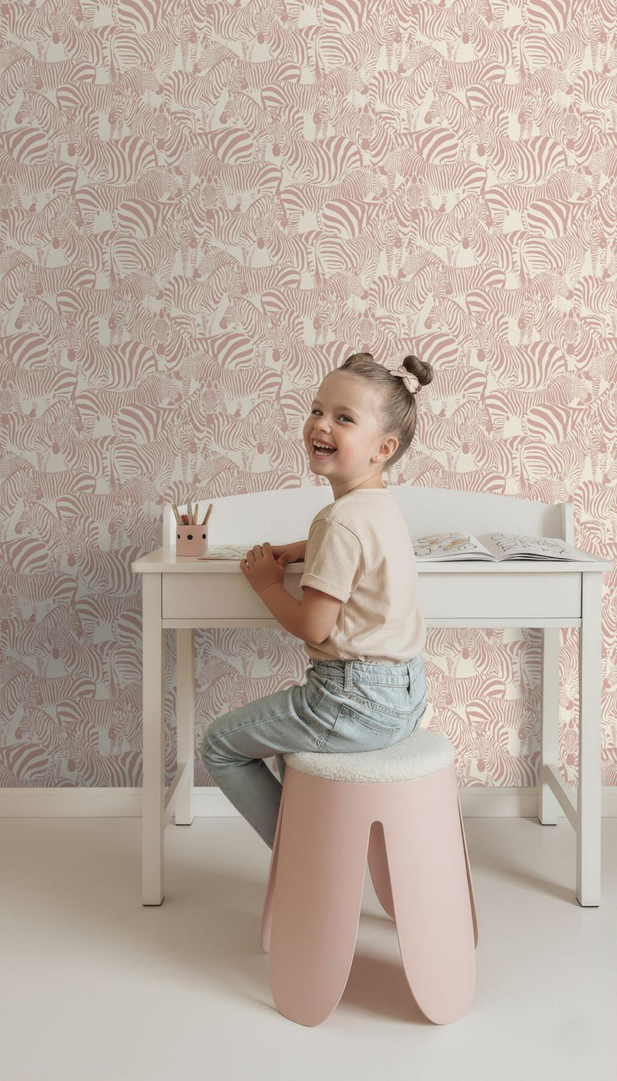 TAPETE Zebras 50 x 900 cm - Pink, Papier (50/0.1cm) - ESTAhome