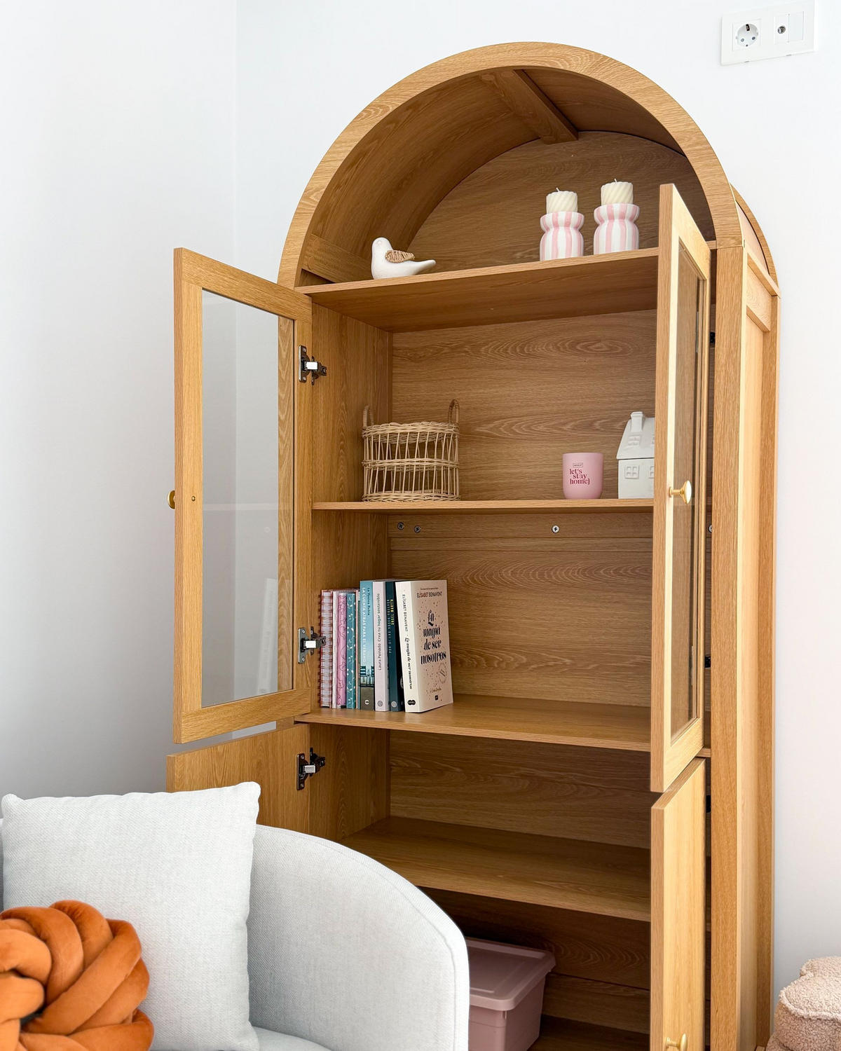VITRINE mit Glastüren 78 cm Hellbraun Montreal - Hellbraun/Braun, Holzwerkstoff (78/180/39cm) - Beliani