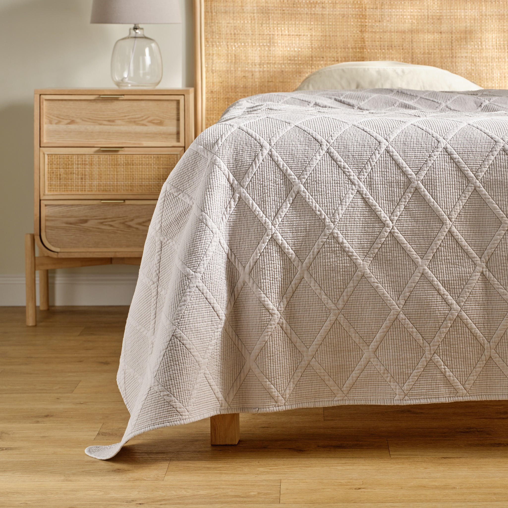 TAGESDECKE Salvio - Hellgrau, Textil (200/220cm) - home&you