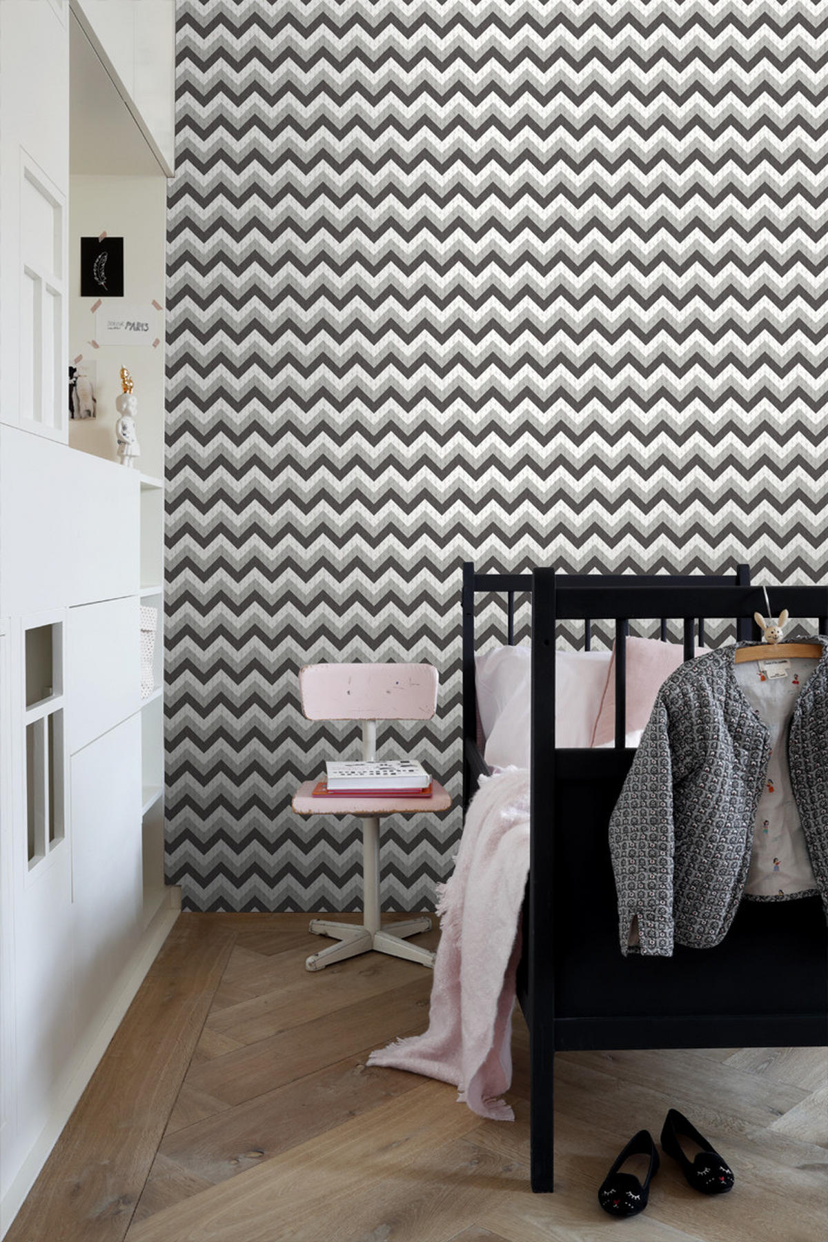TAPETE Zickzack-Motiv 53 cm x 10.05 m - Schwarz, Papier (53/1000cm) - ESTAhome