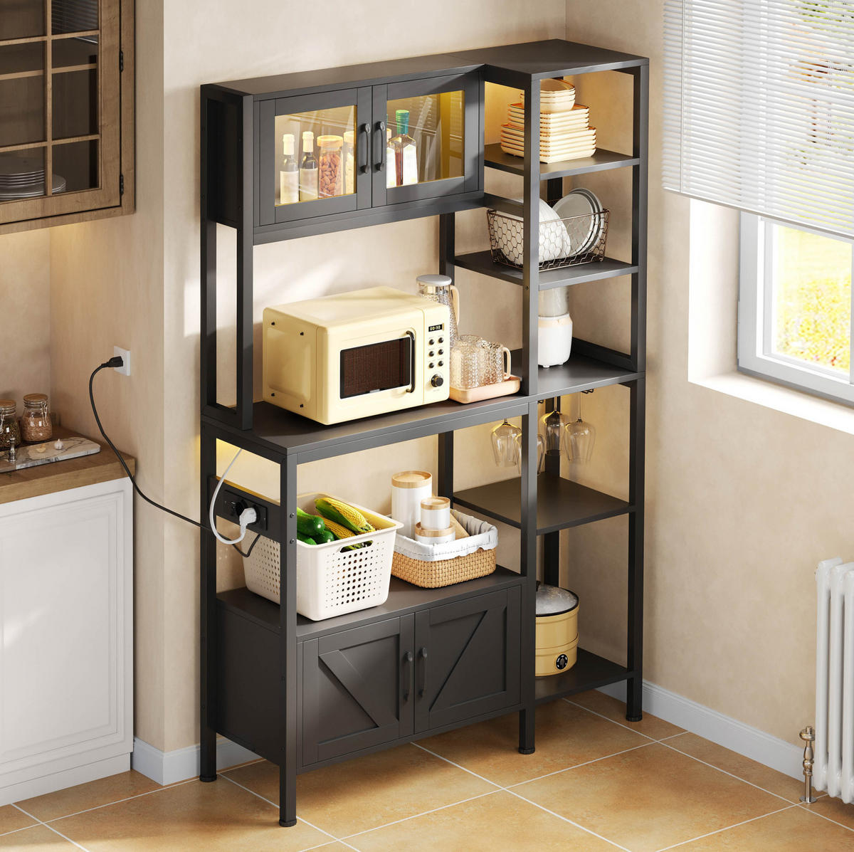 BUFFET 115/40/180 cm aus MDF und Stahl mit LED-Leiste und Steckdosenmodul Schwarz - Schwarz, Holzwerkstoff (115/180/40cm) - Modenvie