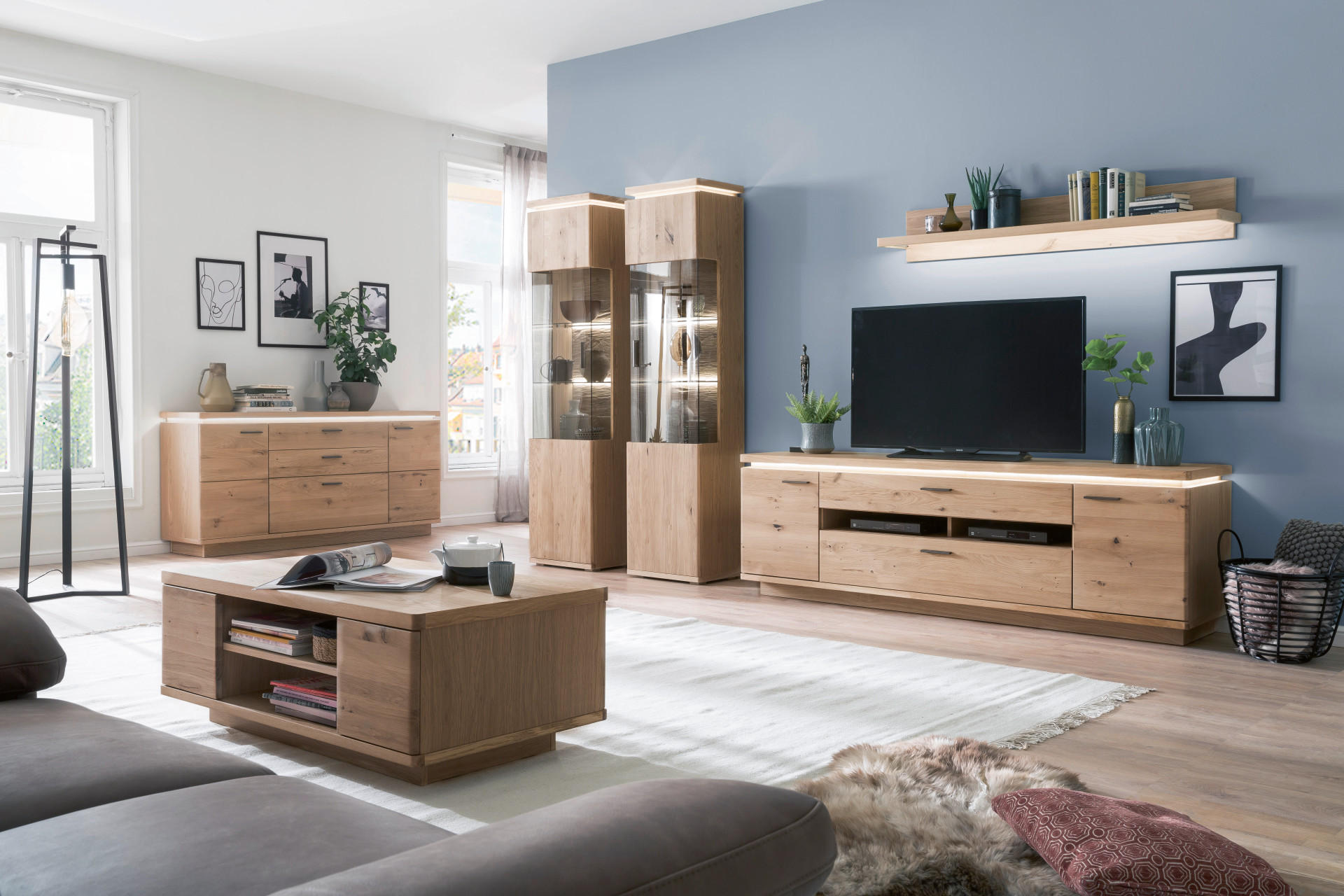 Hochwertige Vollholzmöbel im Wohnzimmer