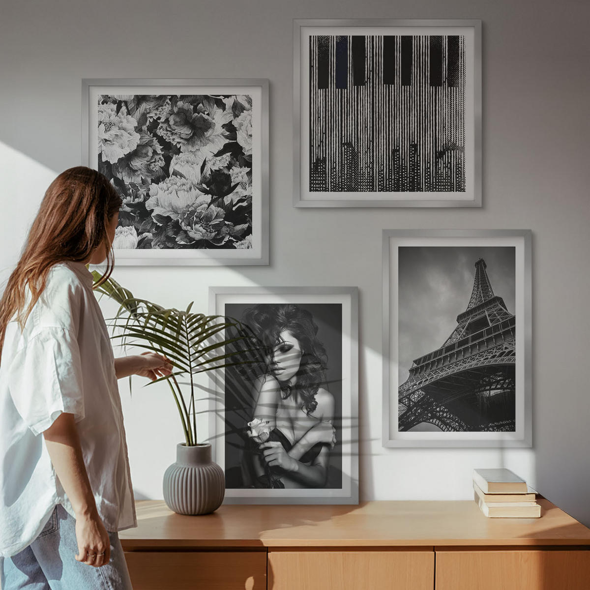 WANDBILDER 4er Set - 50x50 cm & 40x60 cm Silberner Rahmen - Porträt einer Frau mit einer Eiffel-Rose - Silberfarben, Kunststoff (50/50cm) - ArtPrintCave
