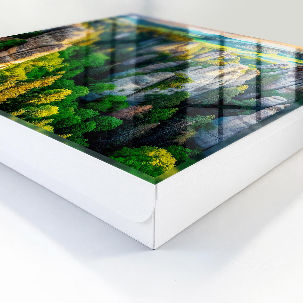 SCHLÜSSELBOX Weiß 30x30 cm – Türöffnung nach rechts - Felsen und Wald - Grün, Metall (30/30/5cm) - TULUP