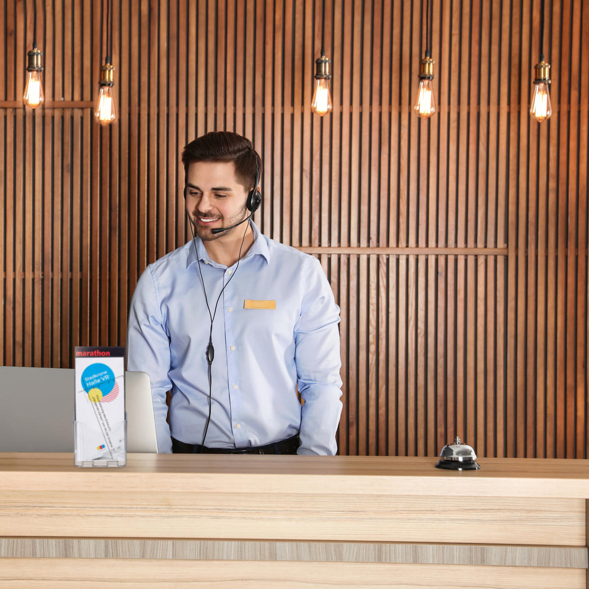 STOJAN na letáky - priehľadné, plast (11/20/8.5cm) - Relaxdays