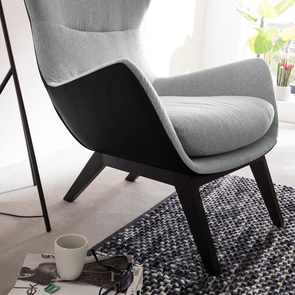 SESSEL mit Holzfüßen - Hellgrau/Schwarz, Leder/Birkenholz (84/99/96cm) - home24