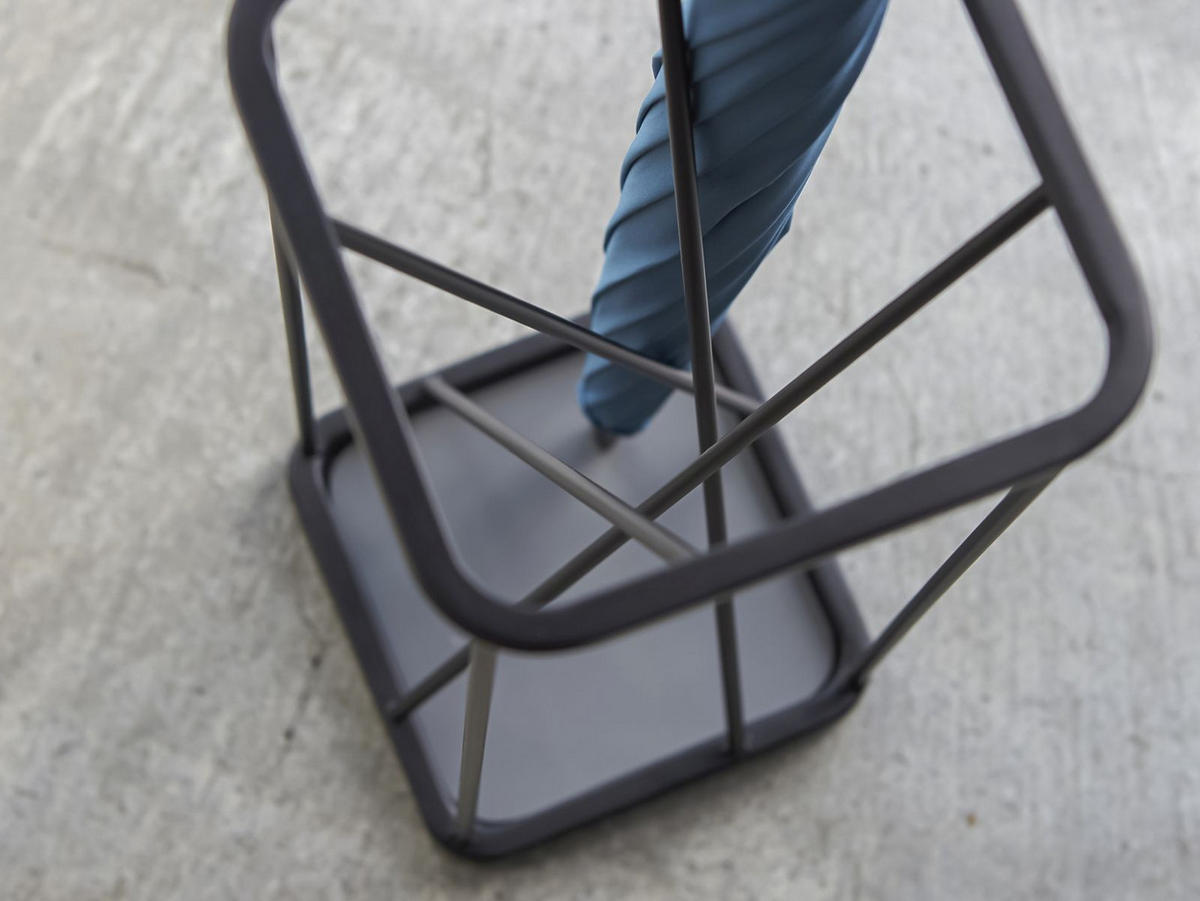 SCHIRMSTÄNDER Nine schwarz 17/45/17 cm - Schwarz, Metall (17/45/17cm) - Yamazaki