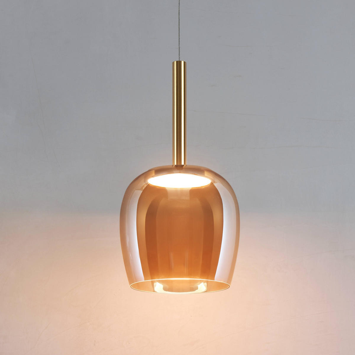 HÄNGELEUCHTE Eriska, Bernstein und Messing, 24cm - Goldfarben, Glas (24/25/24cm) - KOSILUM