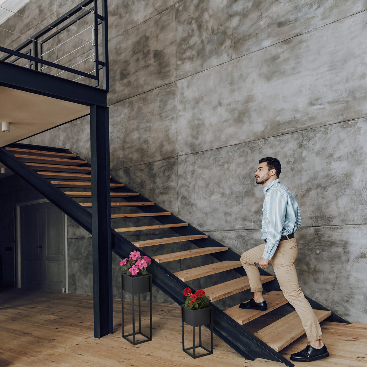 2xBLUMENSTÄNDER - Schwarz, Metall (21/70/21cm) - Relaxdays