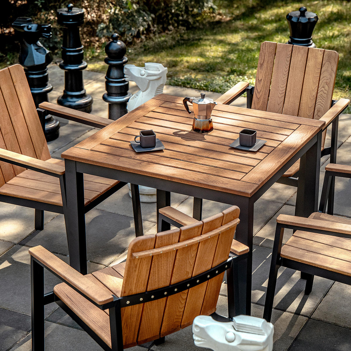 GARTENTISCH LENTI - Anthrazit/Braun, Holz (80/80/76cm) - KONSIMO®