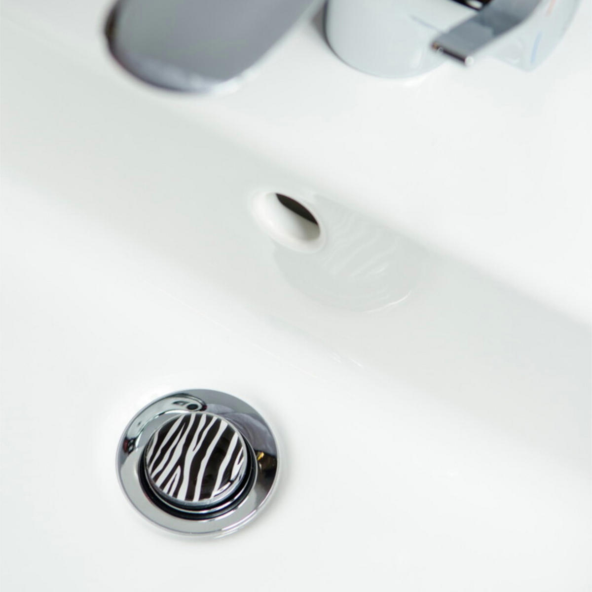 WASCHBECKENSTÖPSEL Zebra - Schwarz, Kunststoff/Metall (4/7/7cm) - Sanilo