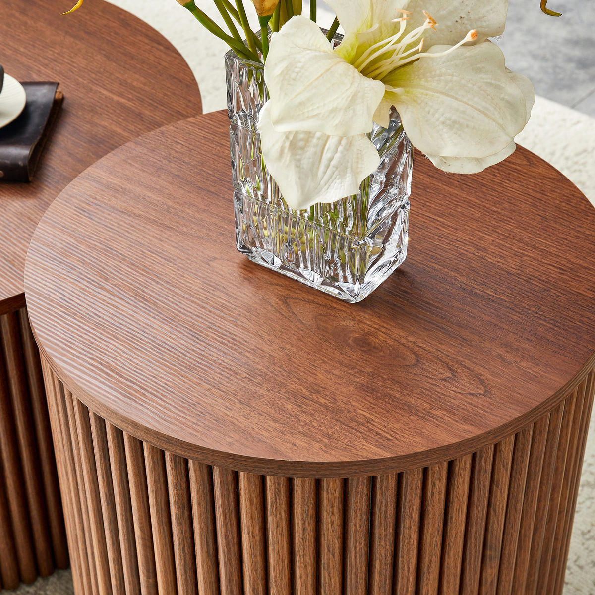 COUCHTISCH 2er-set in walnuss-optik, rundes säulen-design & versteckter stauraum - Walnussfarben, Holzwerkstoff (65/65/40cm) - Urban Meuble