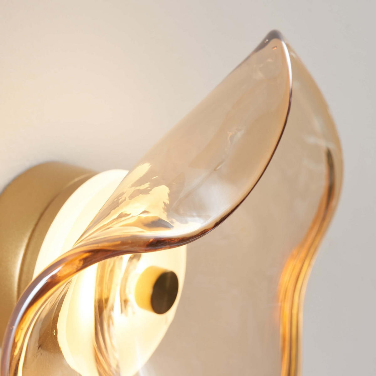BERNSTEINFARBENE Wandleuchte mit Glasdiffusor und integriertem LED - Lysa - Goldfarben, Glas (25/25/10.1cm) - KOSILUM