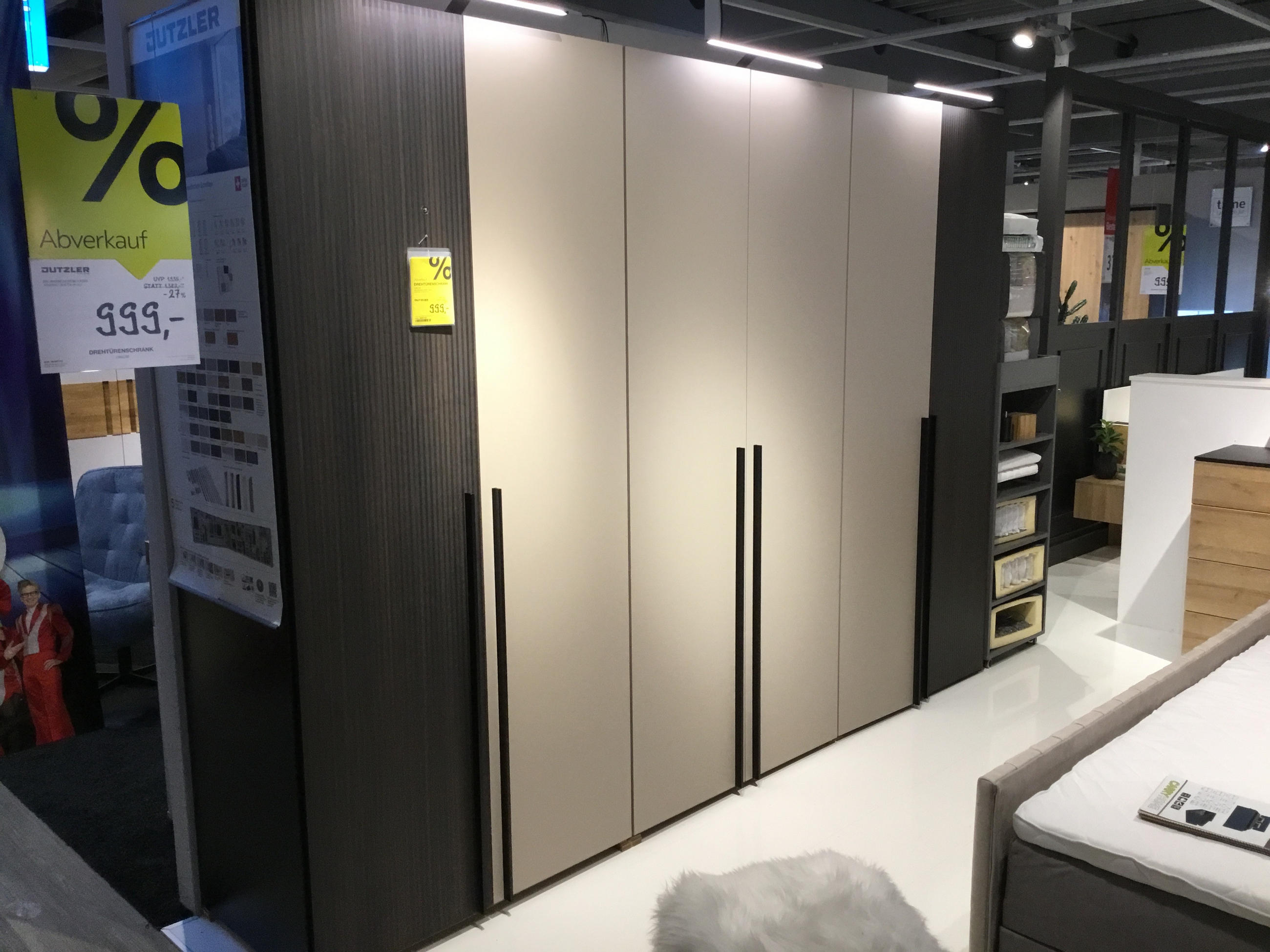 Drehtürenschrank "Longline" - Jutzler