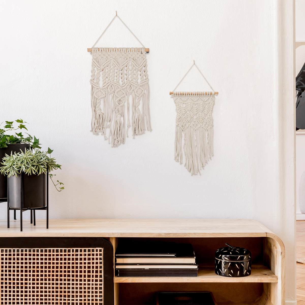 2-DIELNY makramé záves na stenu - krémová, drevo/textil (30/1.5cm) - Relaxdays