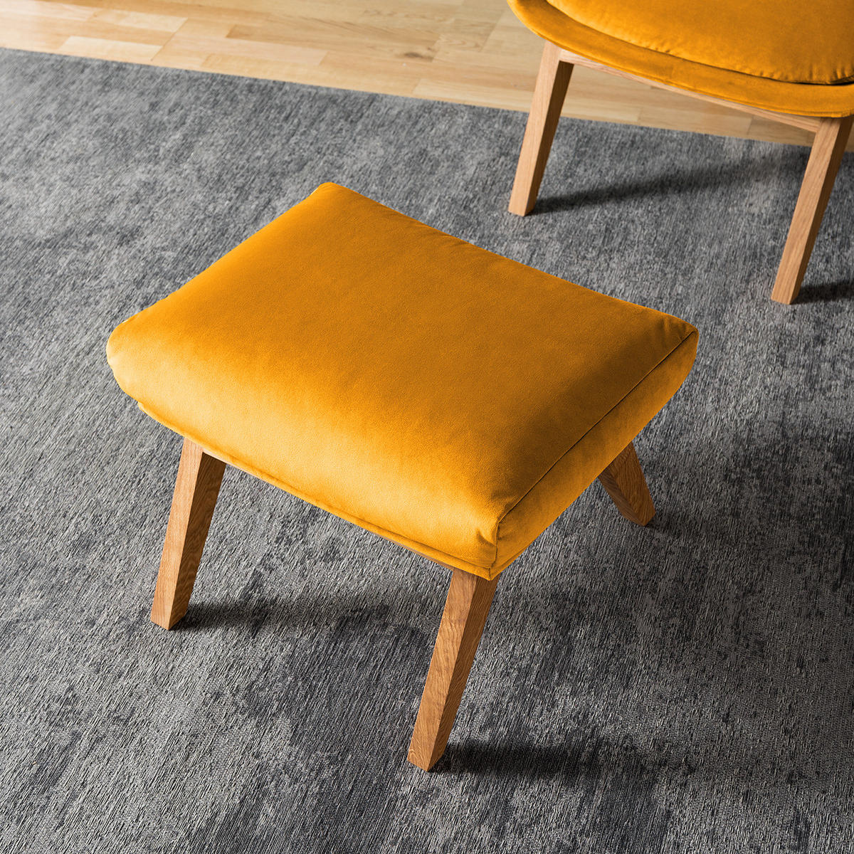 POLSTERHOCKER mit Holzfüßen - Eichefarben/Gelb, Eichenholz/Textil (51/37/41cm) - home24