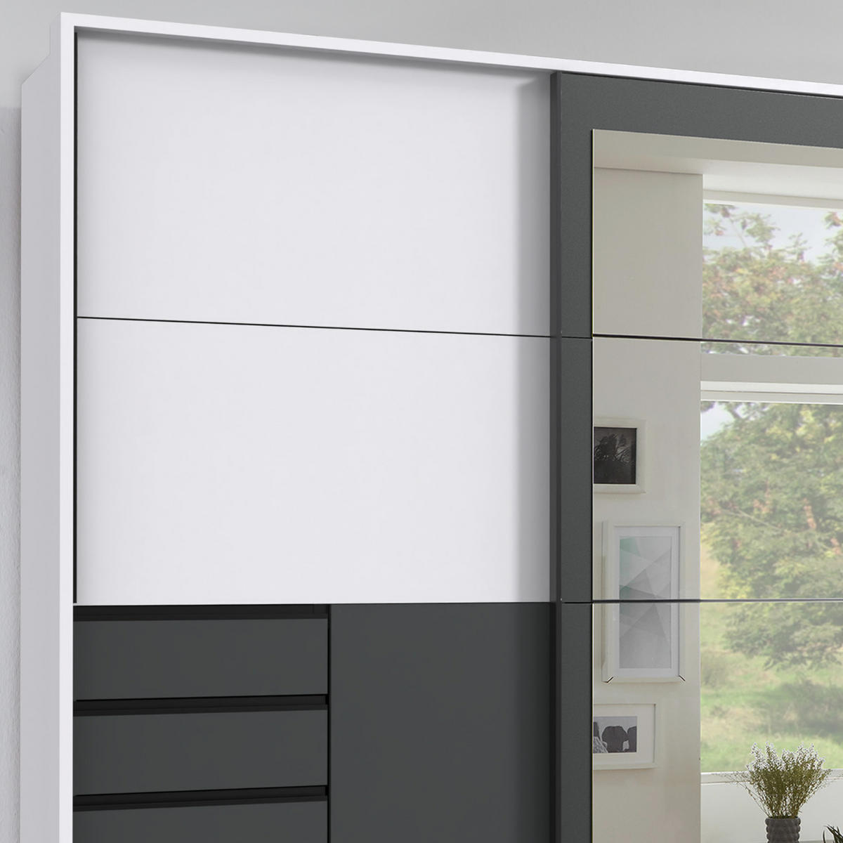 SCHWEBETÜRENSCHRANK 3-türig mit Passepartout, Spiegel, Schubladen, Vollausstattung, Weiß mit Absetzungen in Grafit, B273/H213/64 cm / 22505 - Schwarz/Weiß, Holzwerkstoff/Metall (273/213/64cm) - luma-home