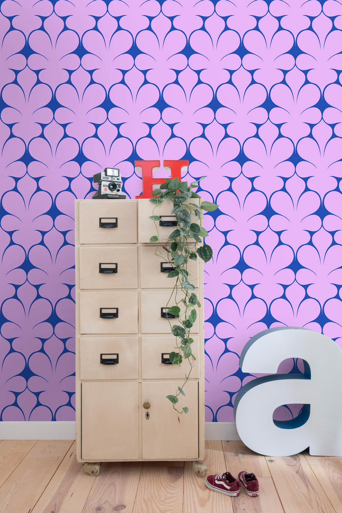 TAPETE Retro-Ornamente 50 x 900 cm - Lila, Papier (50/900cm) - ESTAhome